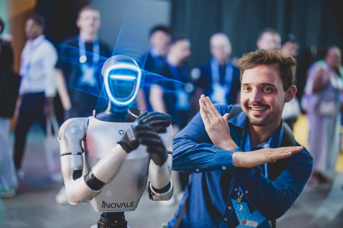 Polo Inovale participou da Data World Xperience 2026 em Florianópolis