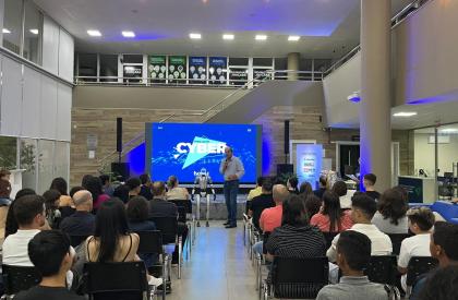 Encerramento do Projeto Cyber Maker e Cyber Dev reúne alunos, famílias e autoridades em noite de celebração