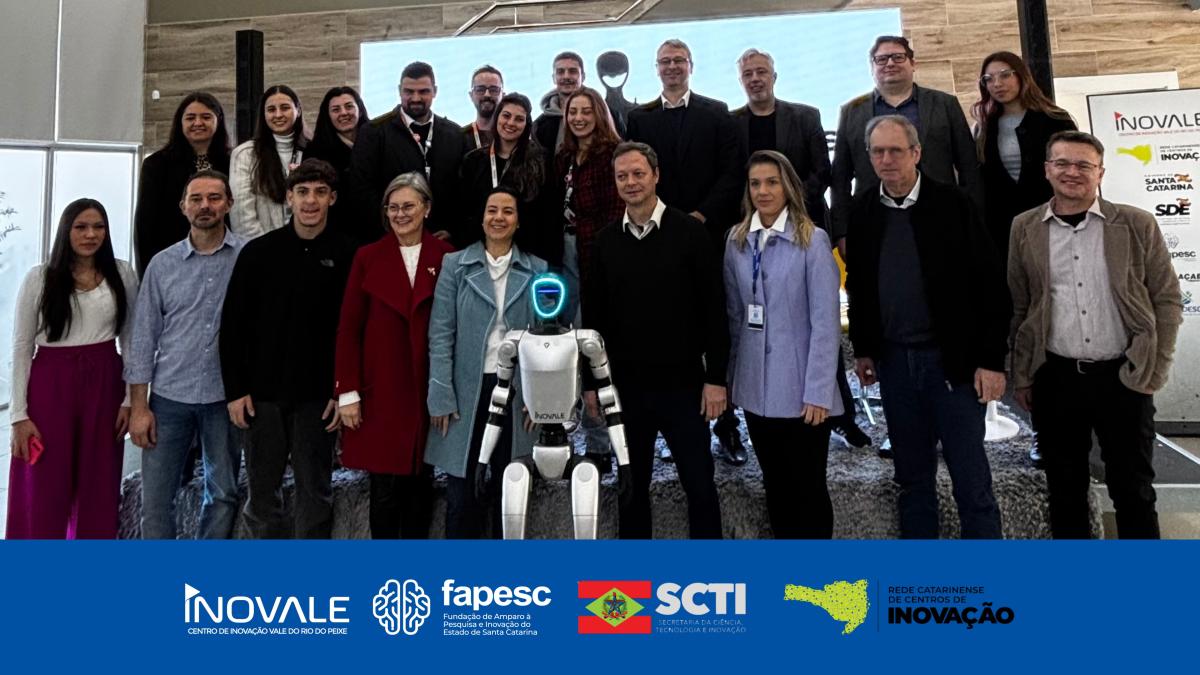 Inovale lança primeiro robô humanoide da região e inaugura novo marco tecnológico para o Meio-Oeste Catarinense